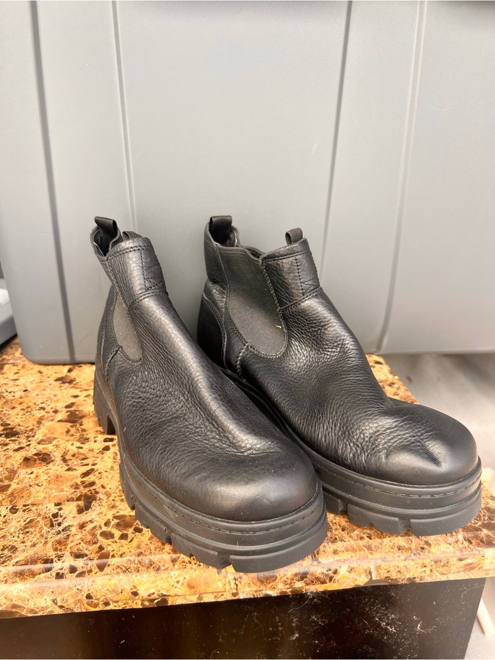 UGG Men's Black Leather Chelsea Lug Boots